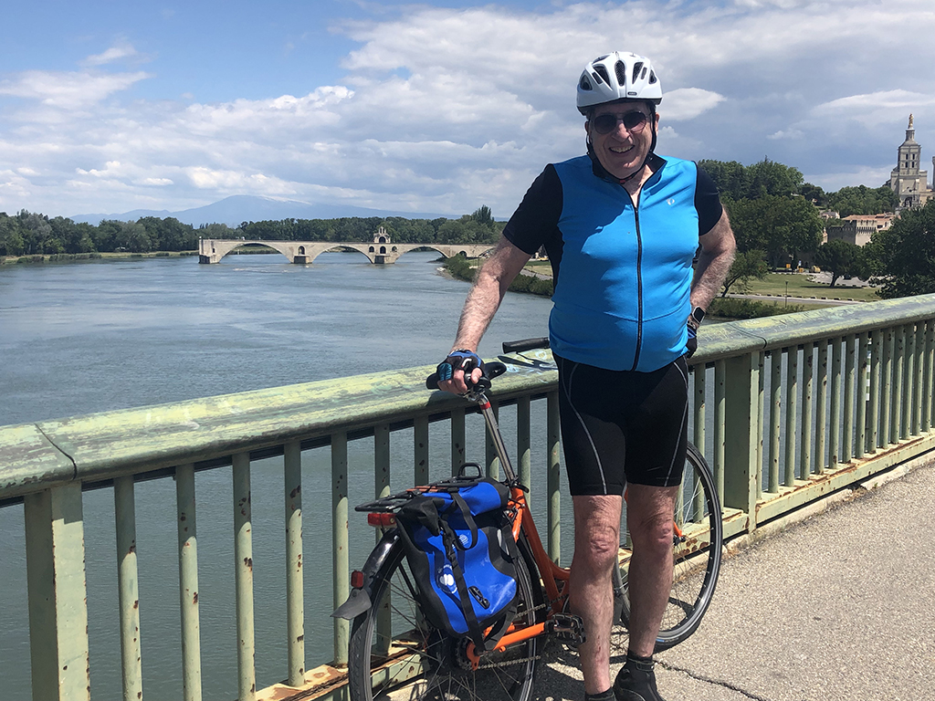  Peter Vint (BA’69) on a bridge over the Rhône in Avignon at the start of his tour.