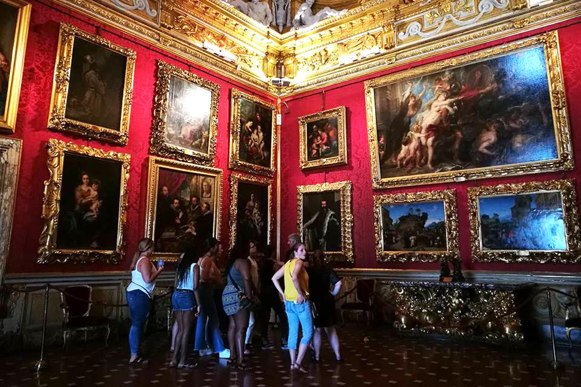 Students explore art museum while traveling abroad.  